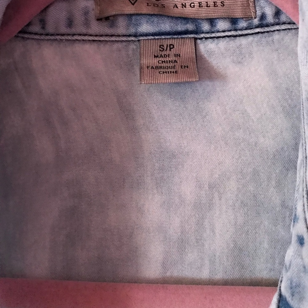 Guess Denim Button Down Size Small - image 2